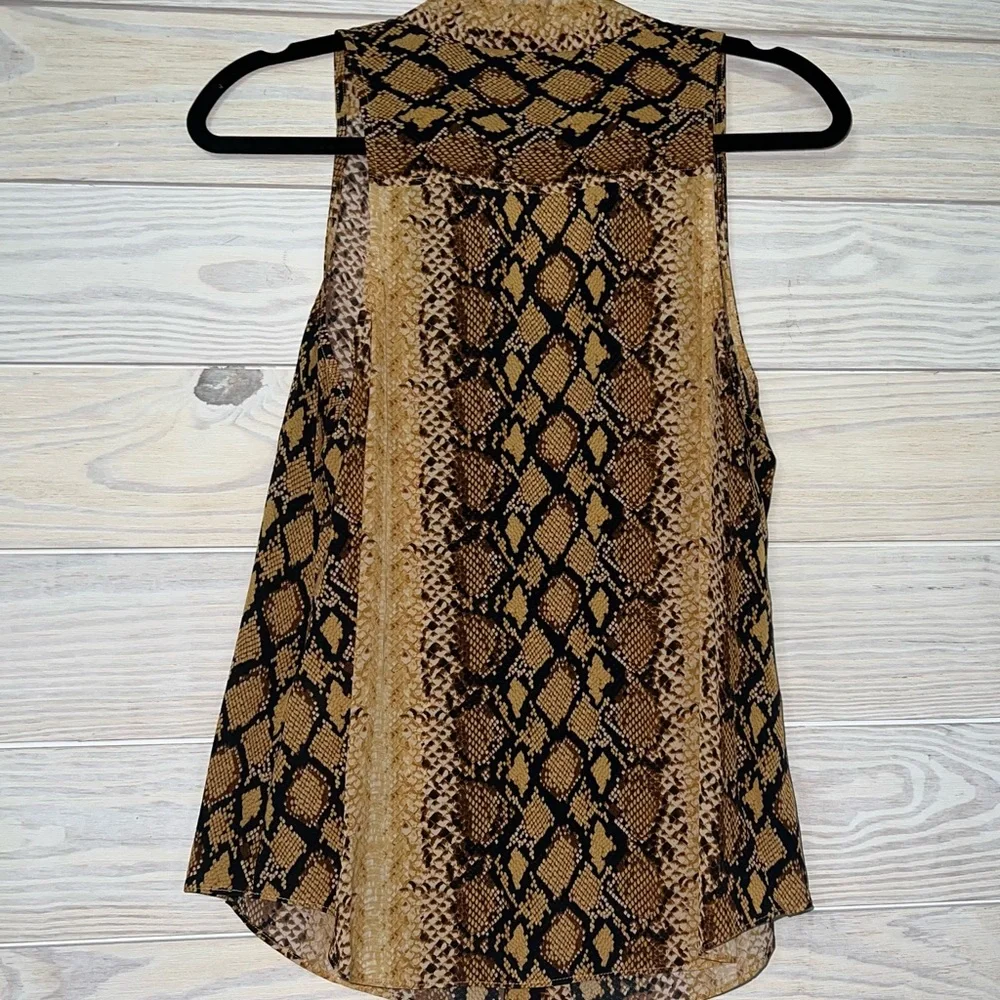 NWT! Joie animal print sleeveless button down top - Picture 3 of 6